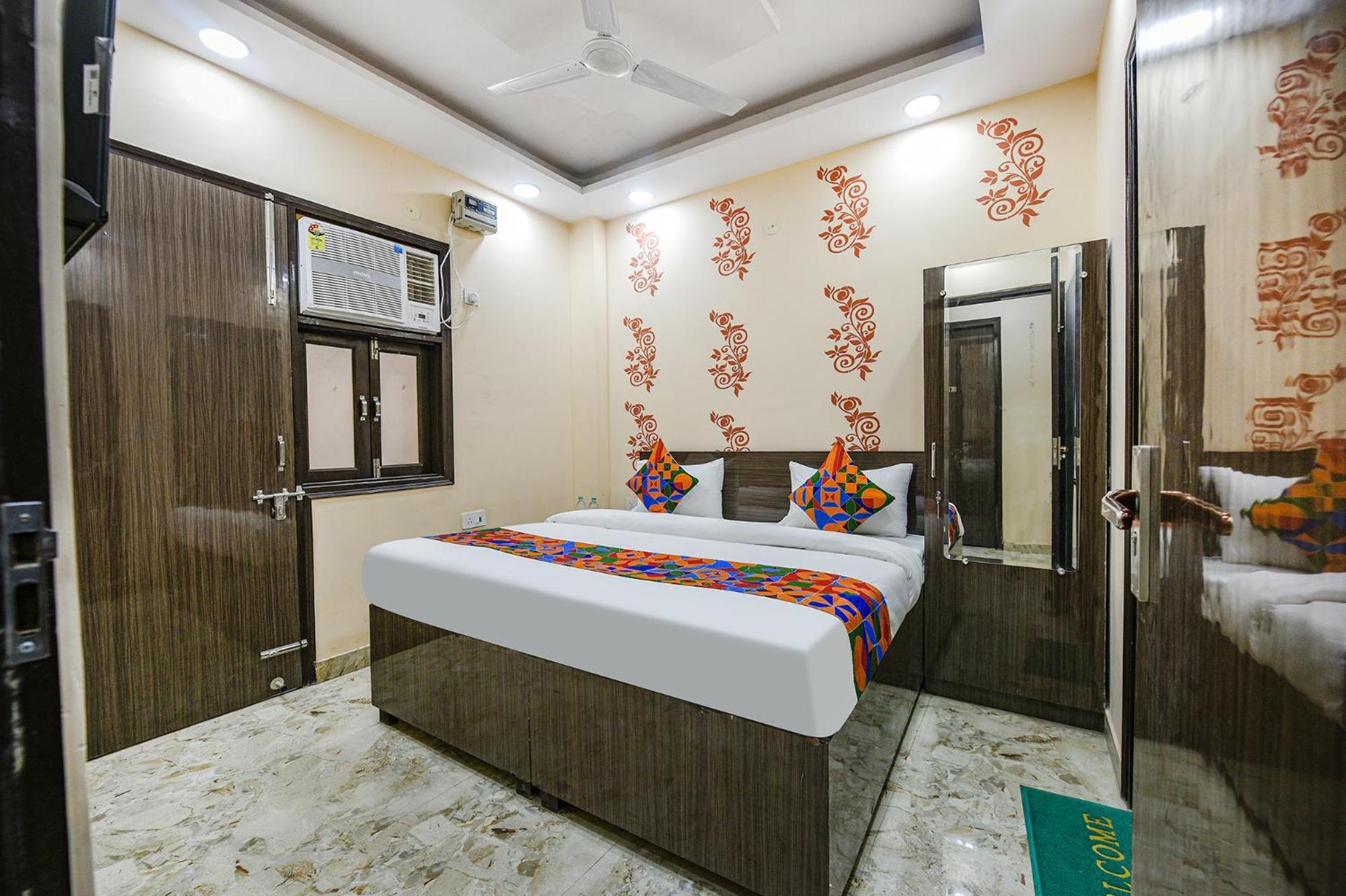 Fabexpress Unicon Hotel New Delhi Exterior foto