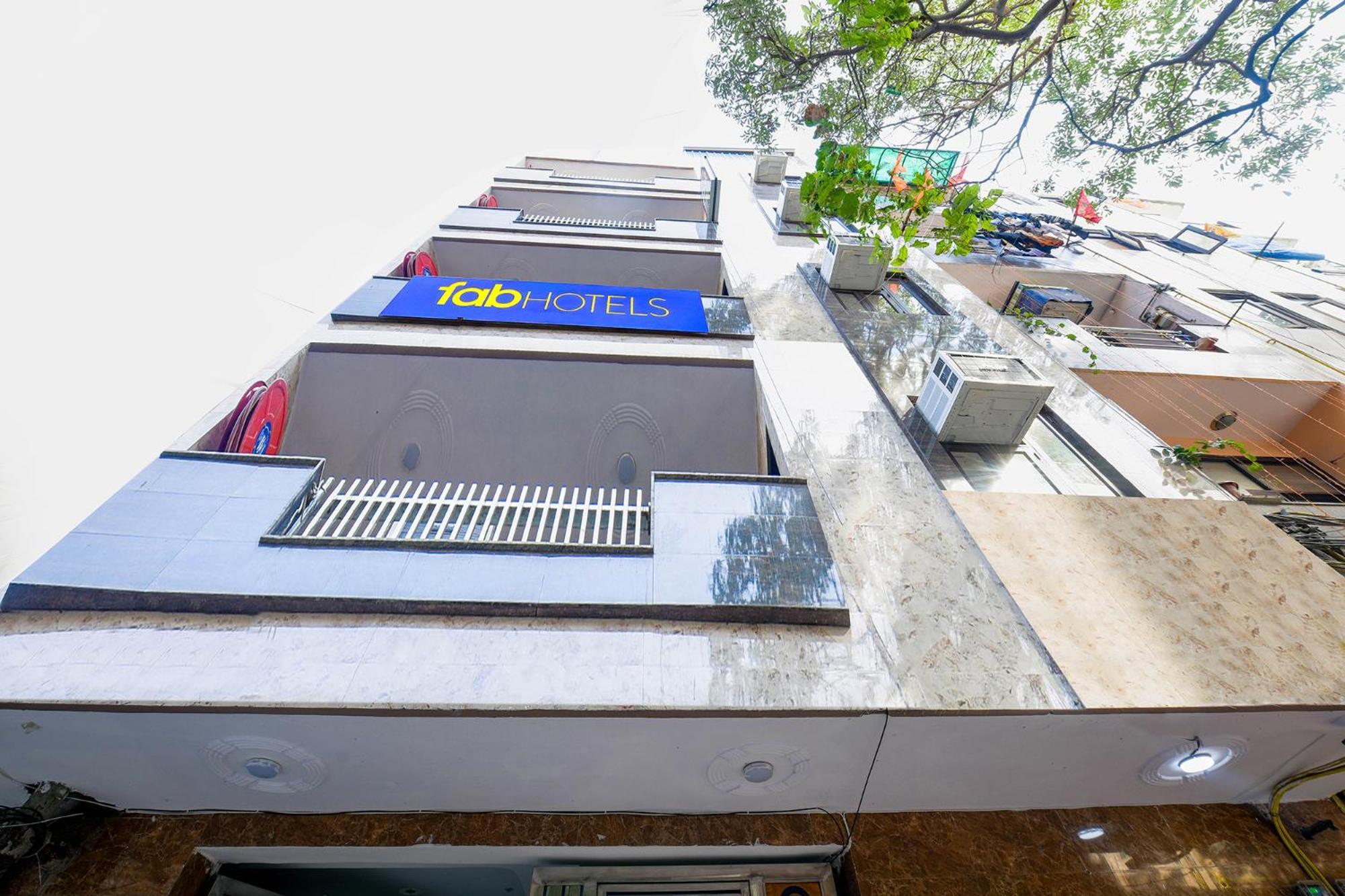 Fabexpress Unicon Hotel New Delhi Exterior foto