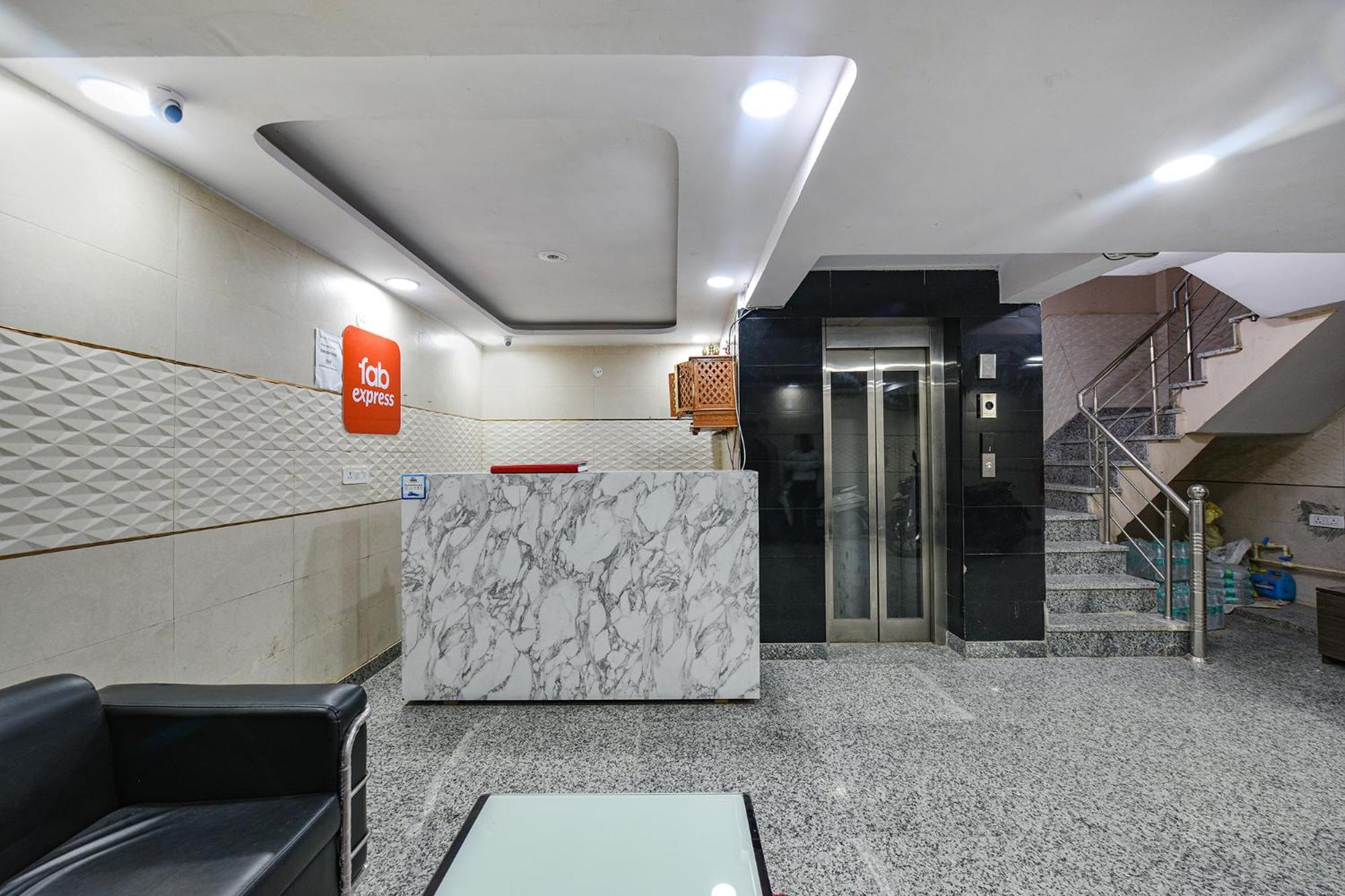 Fabexpress Unicon Hotel New Delhi Exterior foto
