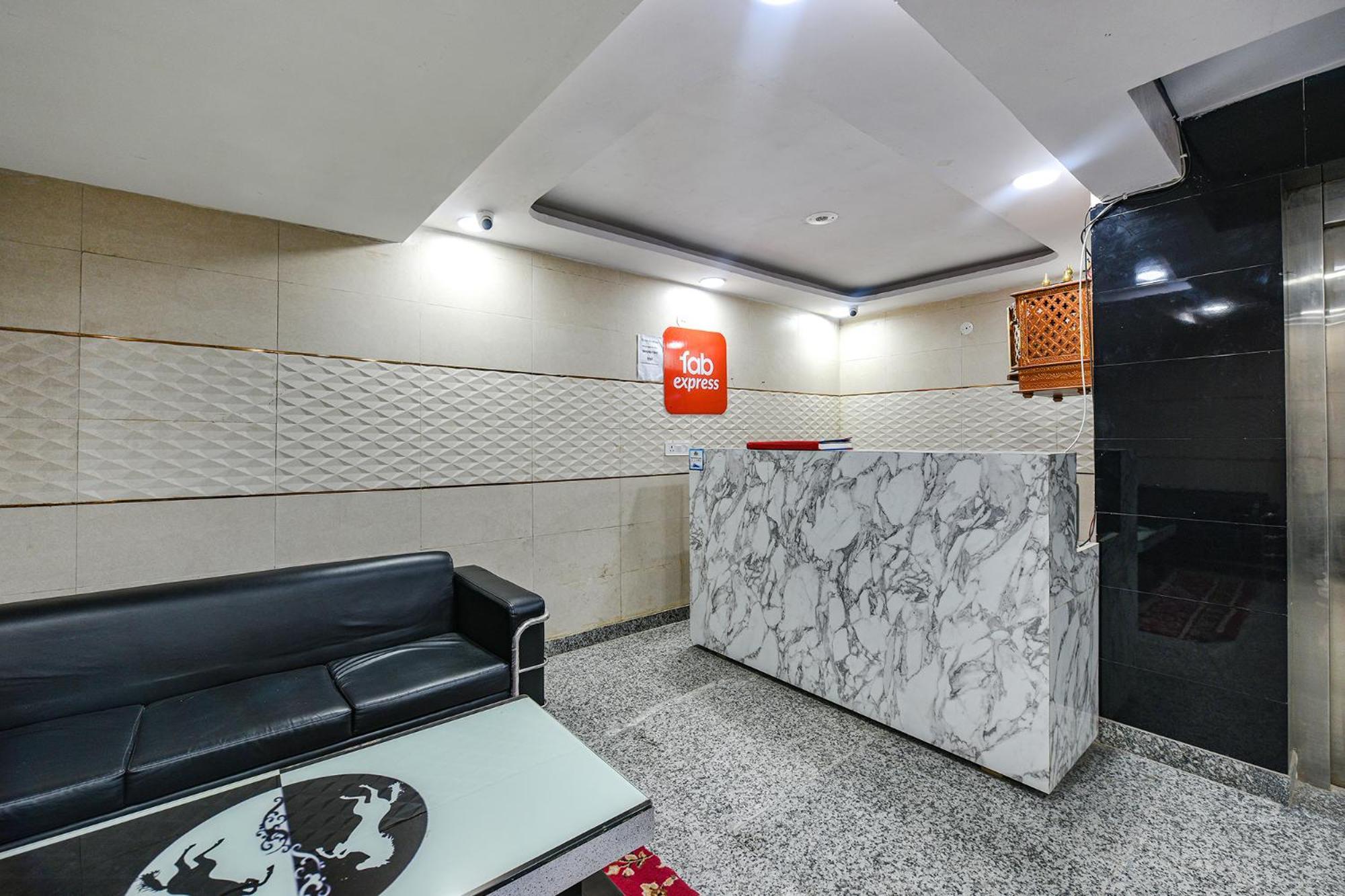 Fabexpress Unicon Hotel New Delhi Exterior foto
