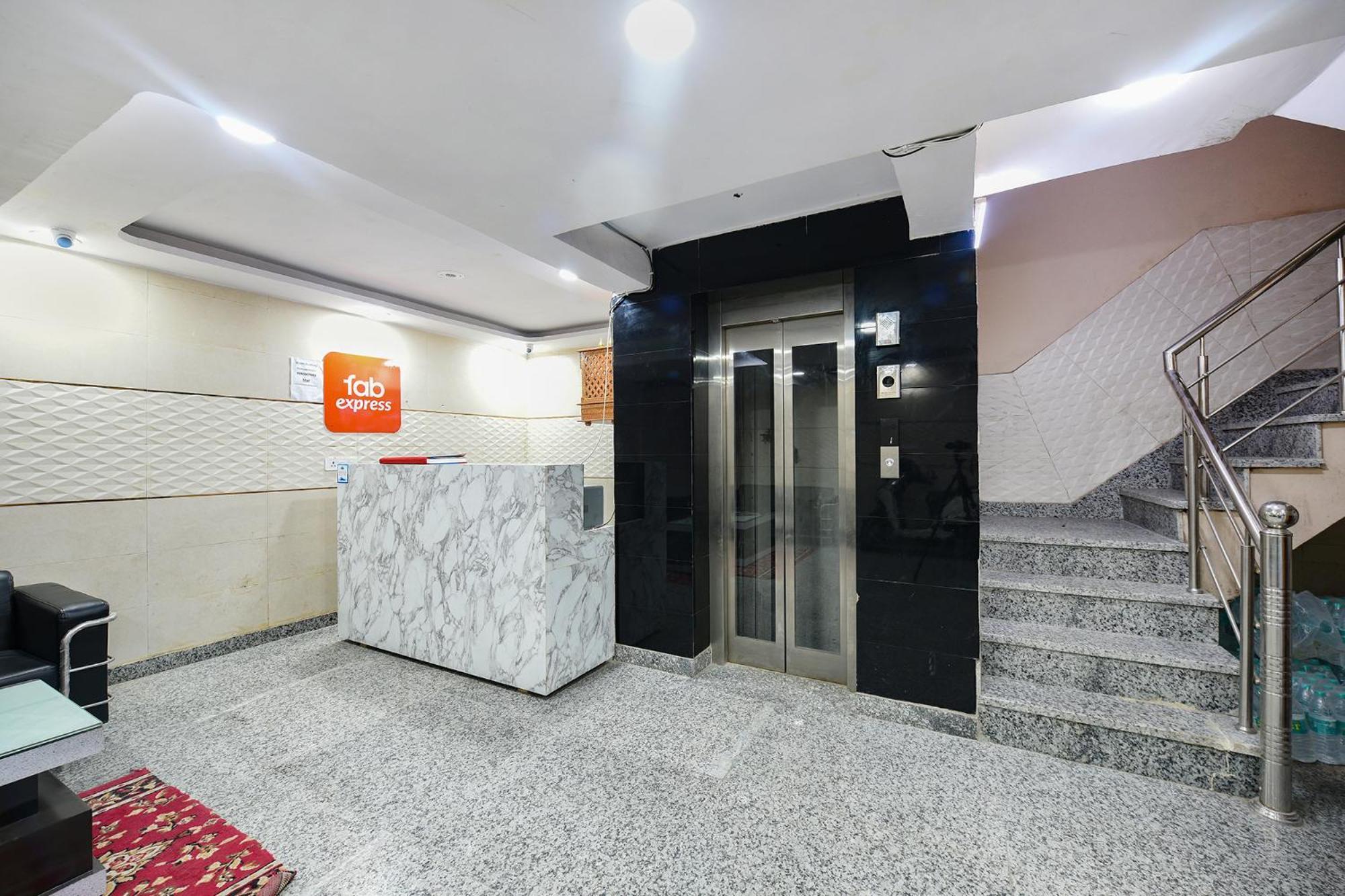 Fabexpress Unicon Hotel New Delhi Exterior foto